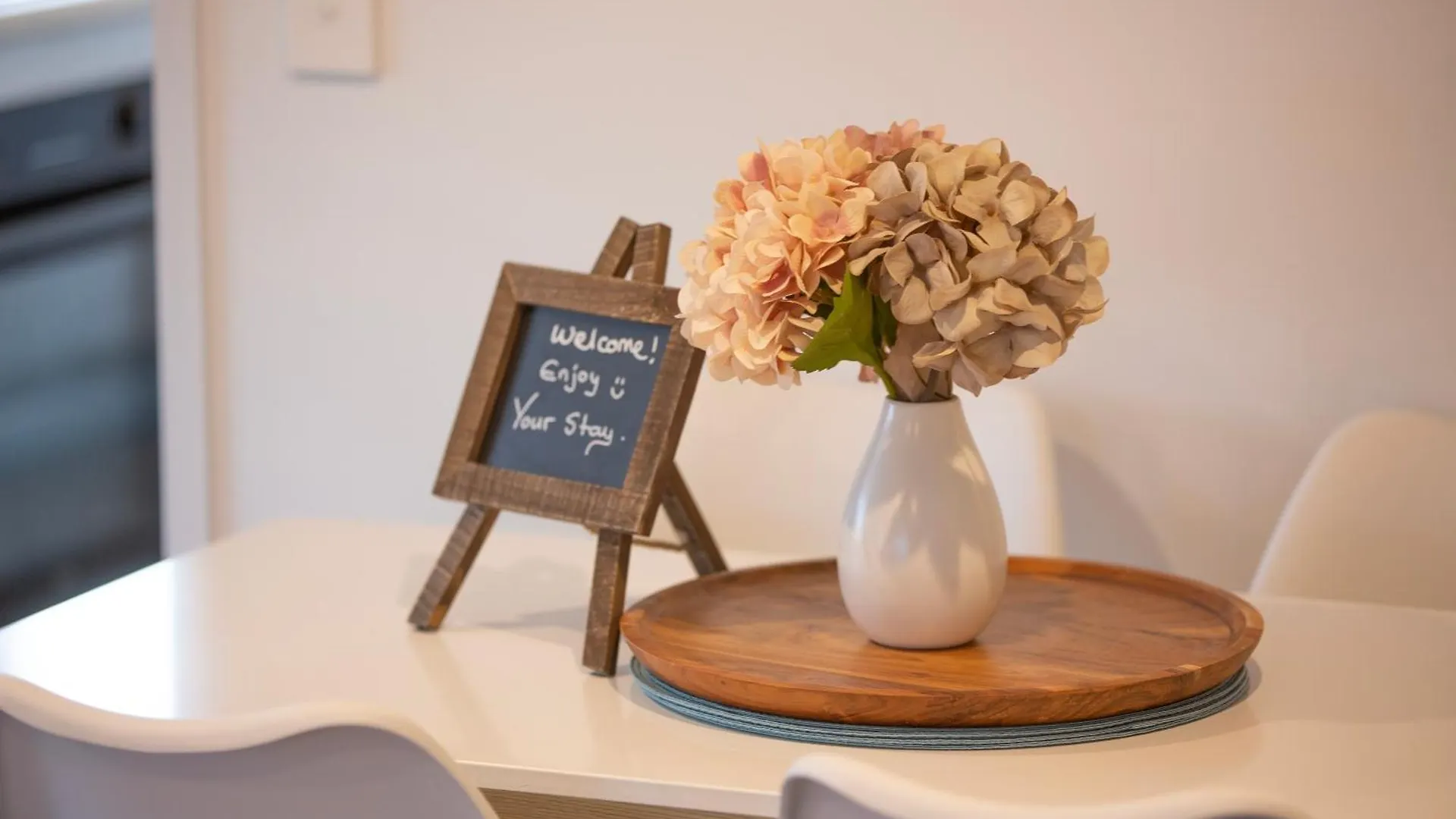Stylish City Apartment On Bealey Christchurch 0*,