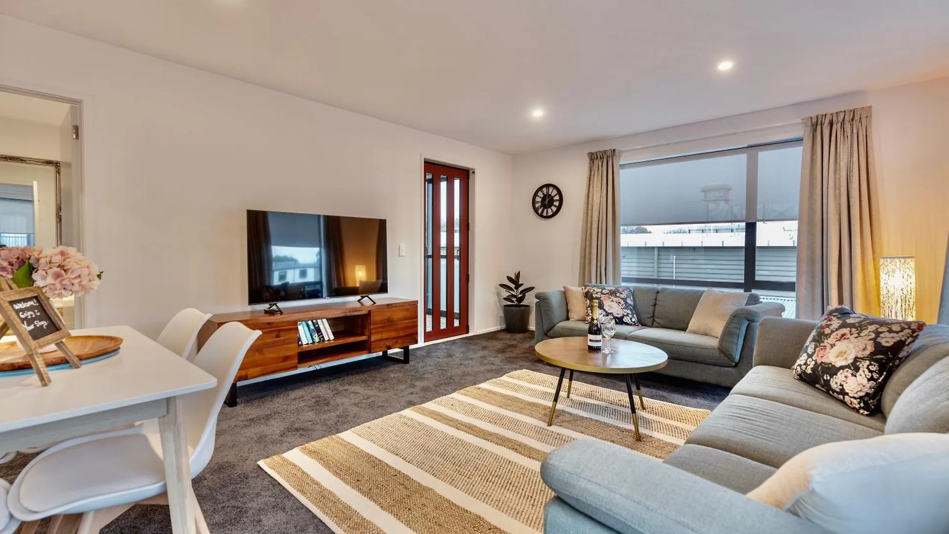 Stylish City Apartment On Bealey Christchurch
